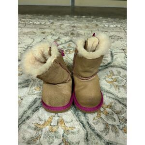 Ugg little girls Bailey double bow boots